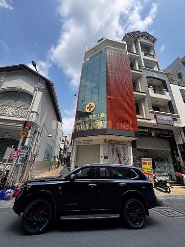 32 Tỷ - Bán gấp Góc 2 MT Ngô Quyền - Quận 5 DT 5,4 x 18m 6 Tầng 