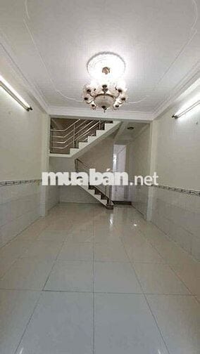 💰💰💰 NGUYÊN CĂN 2LẦU: 4PN 3WC, có sân để xe rộng - SÁT MẶT TIỀN ĐS8