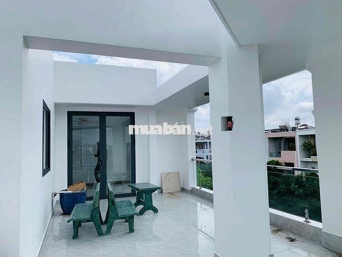 Căn 2 Phòng Sân Thượng Thoáng, Sát Aeon