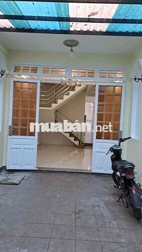 💰💰💰 NGUYÊN CĂN 2LẦU: 4PN 3WC, có sân để xe rộng - SÁT MẶT TIỀN ĐS8
