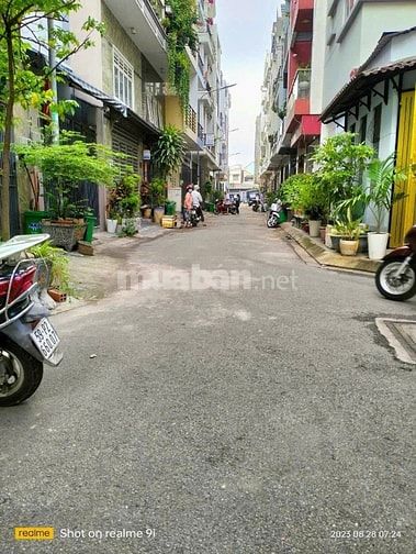 Bán nhà hẻm xe hơi khu Cư Xá Nguyên Hồng, P. 11, Bình Thạnh, đường 7m