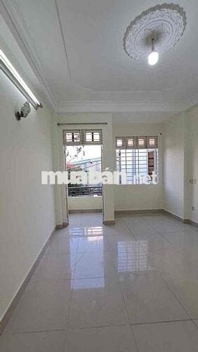💰💰💰 NGUYÊN CĂN 2LẦU: 4PN 3WC, có sân để xe rộng - SÁT MẶT TIỀN ĐS8