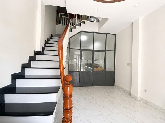 Nhà 3 tầng hẻm ô tô đường Trường Chinh, Quận 12, 4x13m, 5 tỷ 400