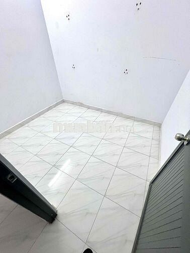 Cần cho thuê nhà đường 8m 3.2x19m đúc lửng 2pn 2wc 9tr