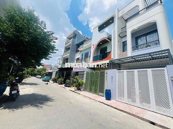 NHà xây mới hoàn toàn-dtsd 107,7m2-ngã tư Chiêu Liêu-đang hoàn công