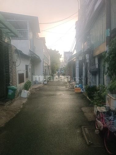 Nhà 2 tầng hxh tránh nhau Đs 2 Trường Thọ, DT 120m2, 3PN, vào ở liền