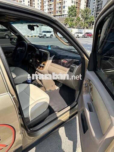 Ford Escape 3.0 Vàng cát
