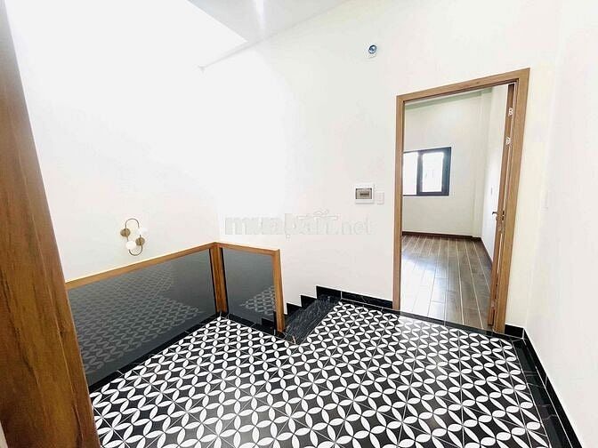 NHà xây mới hoàn toàn-dtsd 107,7m2-ngã tư Chiêu Liêu-đang hoàn công