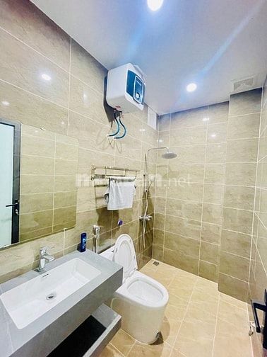 Chủ cần tiền gấp bán nhà đường Lê Hồng Phong - nhà 4 tầng cực đẹp