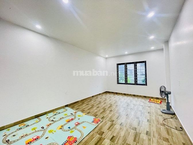 Chủ cần tiền gấp bán nhà đường Lê Hồng Phong - nhà 4 tầng cực đẹp