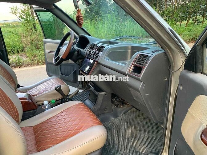 Mitsubishi Jolie Bạc