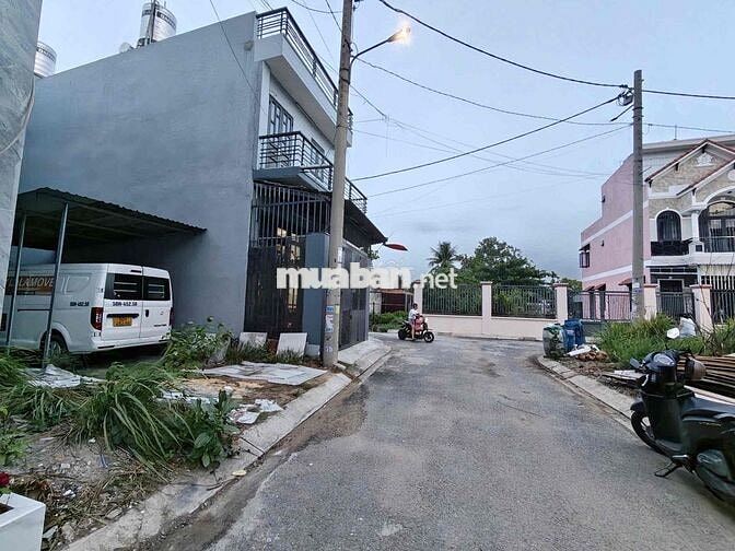 đất thổ cư gần ngã tư Bình Phước 58/m2 đường thông