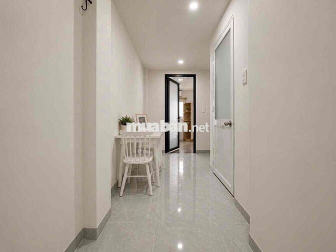 Cho thuê căn hộ dịch vụ 45m2 full nội thất, ban công đường Đặng Thuỳ T