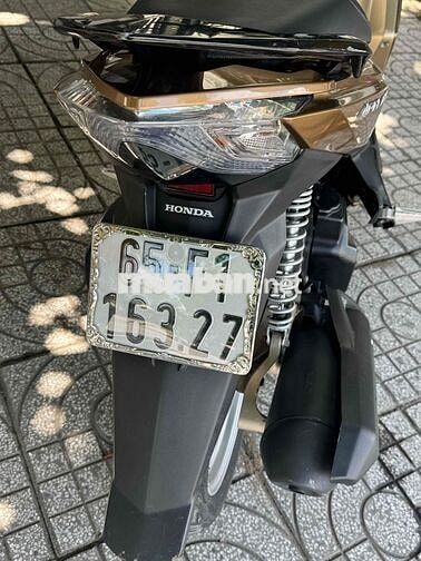 Honda Air Blade 125 Vàng đồng 17303 km