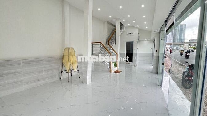 Cho Thuê Nhà Mặt Tiền Nguyễn Hữu Cảnh
