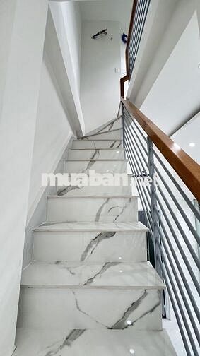 Cho Thuê Nhà Mặt Tiền Nguyễn Hữu Cảnh