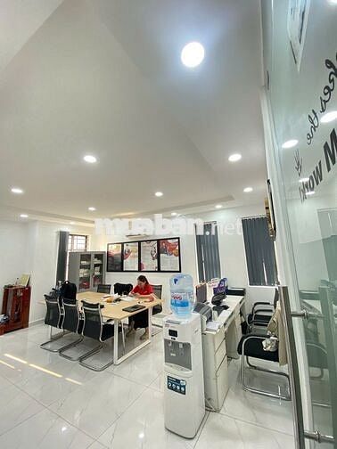 nguyên lầu văn phòng cityland có thang máy chỉ 12tr