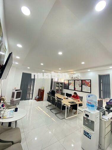 nguyên lầu văn phòng cityland có thang máy chỉ 12tr