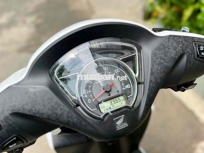 Honda Vision 2026 Trắng 2345 km