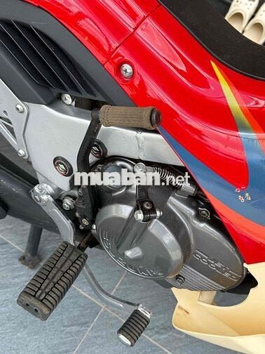 Suzuki RGV120 Đỏ, Kem
