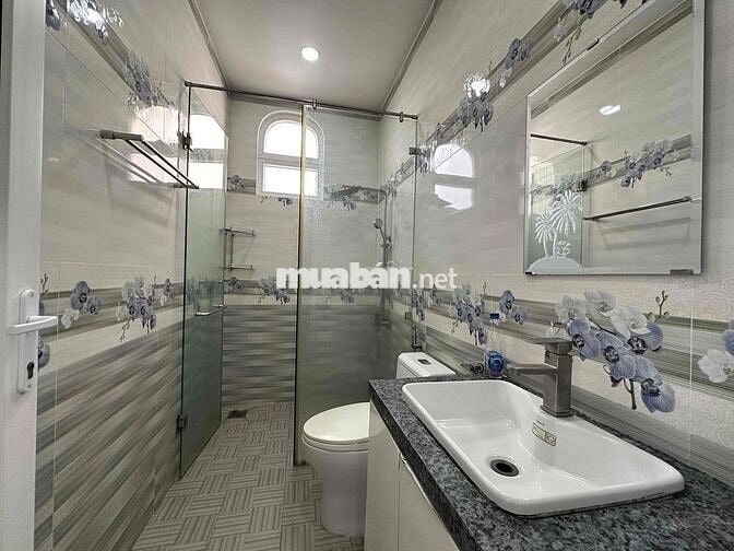 Studio Ban công full nội thất rộng 30m2 Ngay CV Làng Hoa