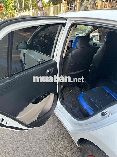 Hyundai i10 nhập ấn