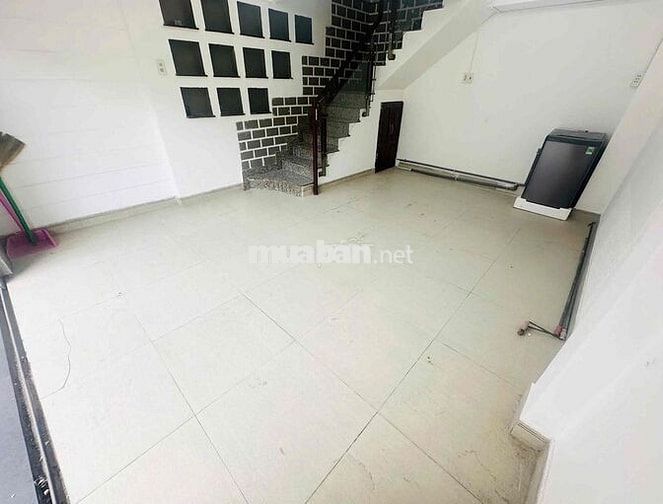 Cho thuê MB giá rẻ ngay chân cầu Nguyễn Văn Cừ Q8