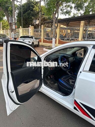 Hyundai i10 nhập ấn