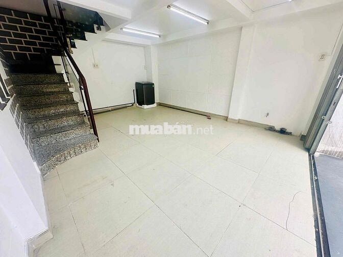 Cho thuê MB giá rẻ ngay chân cầu Nguyễn Văn Cừ Q8