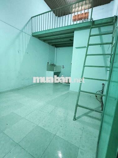 Phòng trọ 30m2 kp1, Thị Trấn Hóc Môn cho thuê, có gác,wc riêng,an ninh