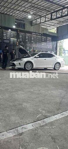 Toyota Camry Trắng 70000 km