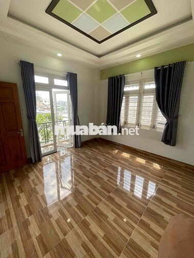 Cho thuê nhà 2 mặt tiền góc Đông Thạnh 4 Hóc Môn, 7PN, DT khủng kinh d