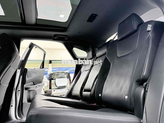 Lexus RX 500h F SPORT Performance 2024 12000 km