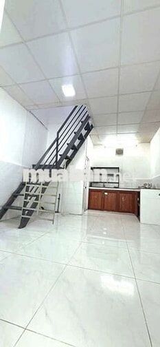Kẹt tiền bán gấp nhà hẻm ba gác, giấy tờ kk99 ,gần Aeon mall