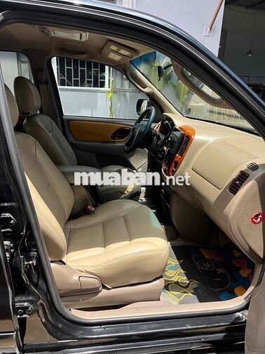 Ford Escape 2004 3.0 V6 Đen