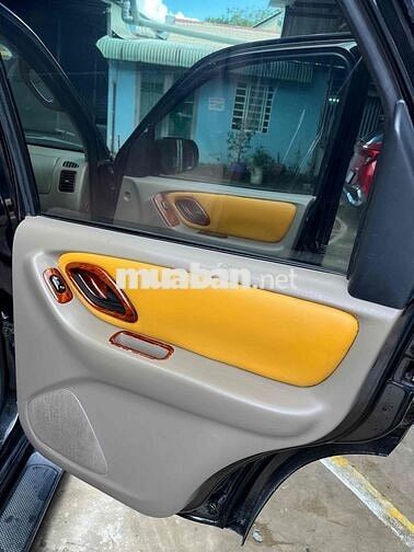 Ford Escape 2004 3.0 V6 Đen