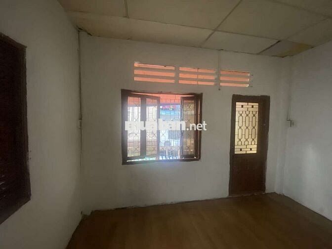 Nhà Nguyên căn hèm 606 đường Ba Tháng Hai