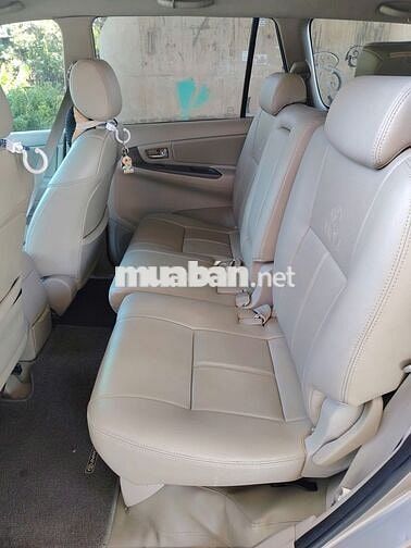 Toyota Innova 2015 2.0G Vàng cát