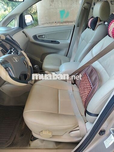 Toyota Innova 2015 2.0G Vàng cát