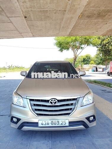 Toyota Innova 2015 2.0G Vàng cát