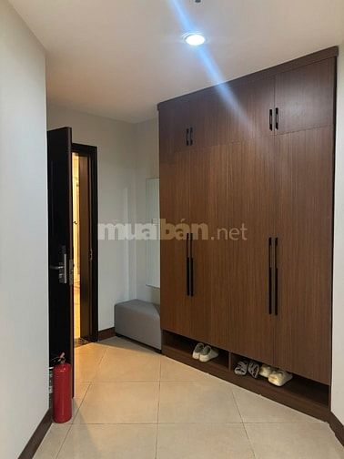 Cho thuê căn hộ R1 Royal City, DT 150m², 3PN, 2VS 
