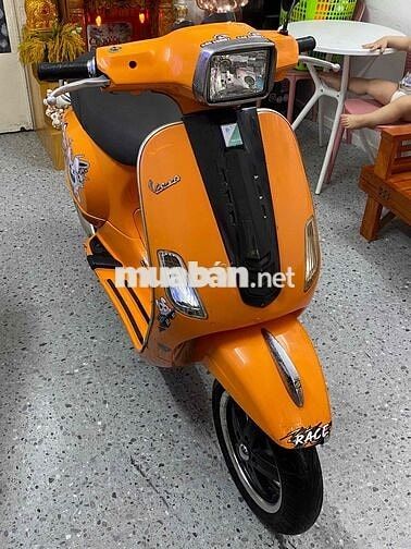 Piaggio Vespa màu Cam