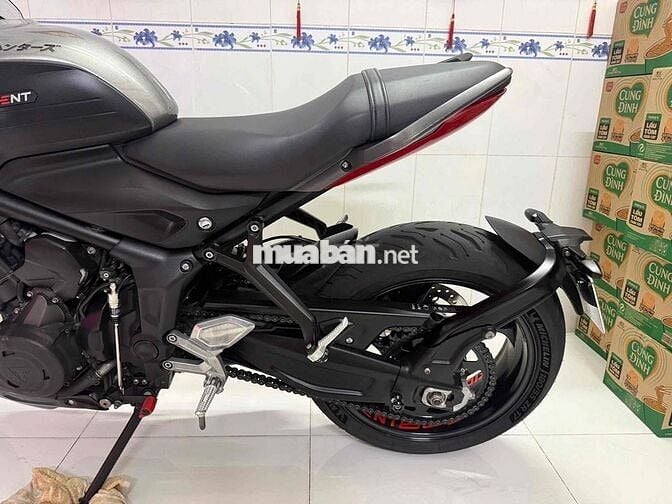 Triumph Trident 660 Xám 13000 km