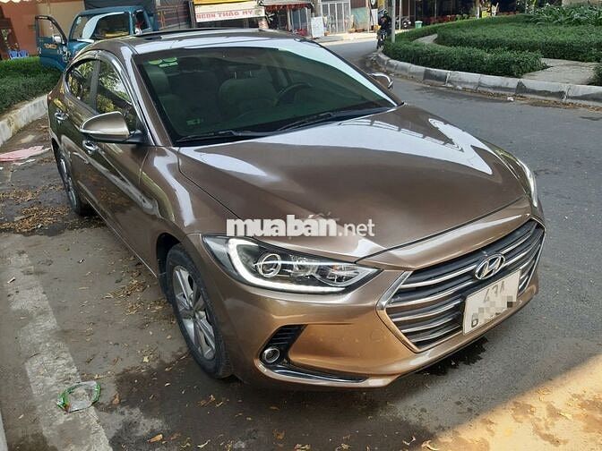 Hyundai Elantra 2016 số tự động