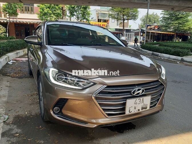 Hyundai Elantra 2016 số tự động