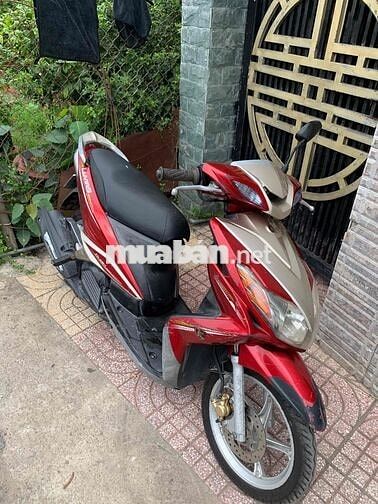 Yamaha Luvias 2012 Đỏ