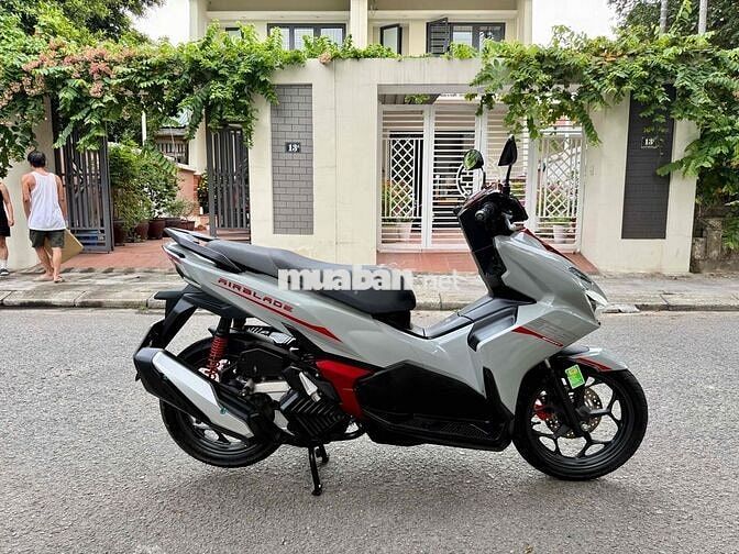 AB 2026 ABS 125cc odo 4900km ***
