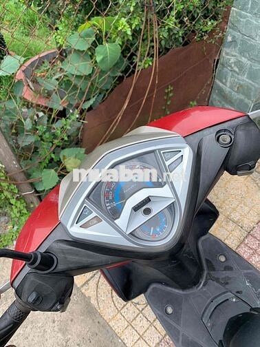 Yamaha Luvias 2012 Đỏ