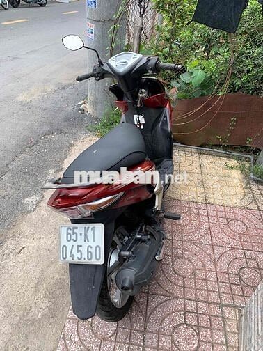 Yamaha Luvias 2012 Đỏ