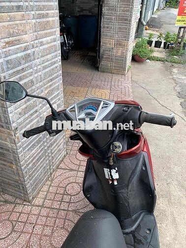 Yamaha Luvias 2012 Đỏ